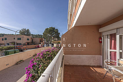 Complejo de apartamentos en Cala Fornells terraza